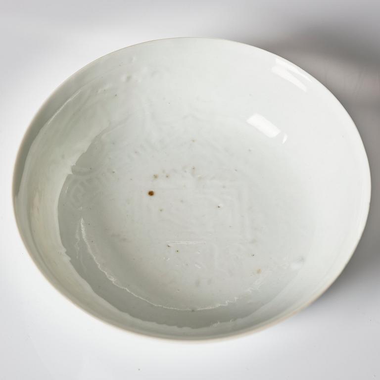 A white glazed bowl, Ming dynasty, Wanli (1572-1620).