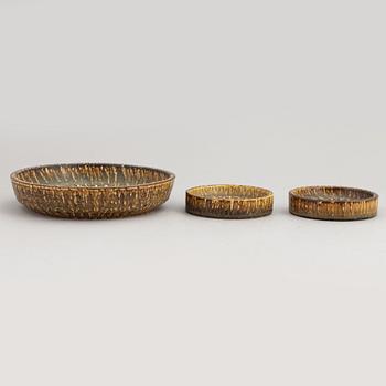 Gunnar Nylund, a set of three stoneware bowls, Rörstrand.