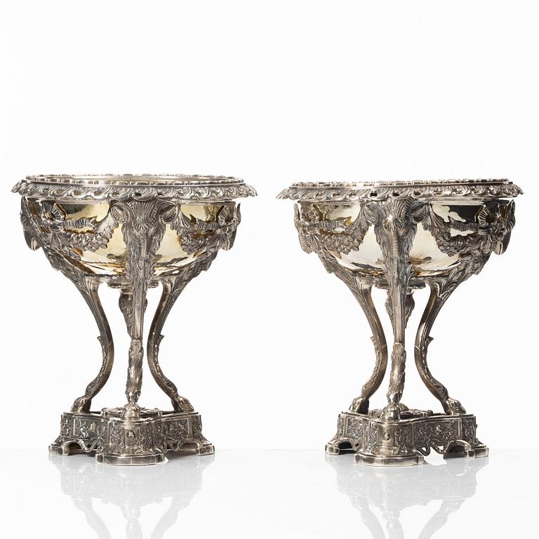 A pair of decorative silver bowls, Empire style, 20th Century.