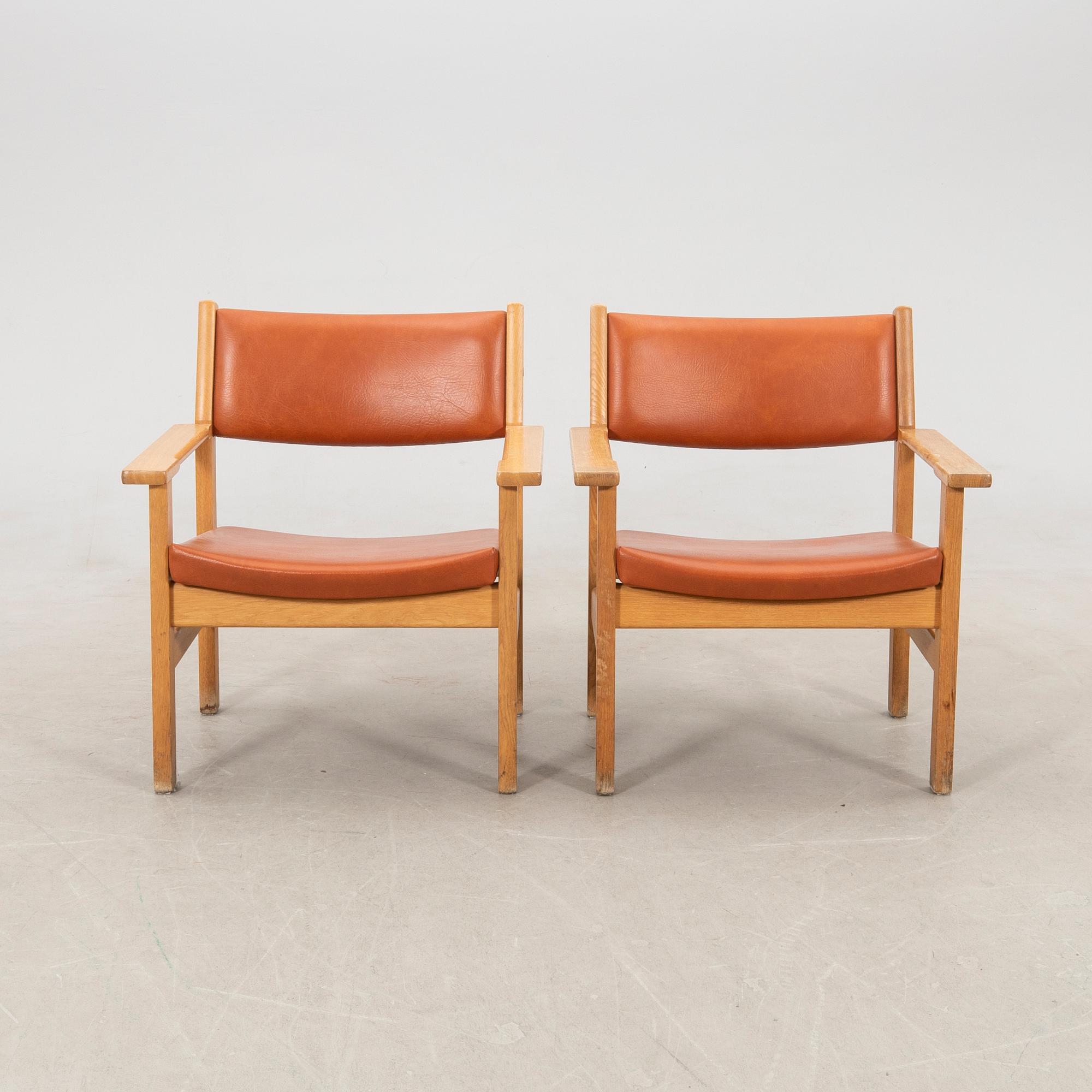 Hans J. Wegner, armchairs a pair model no. 214 Getama Denmark.