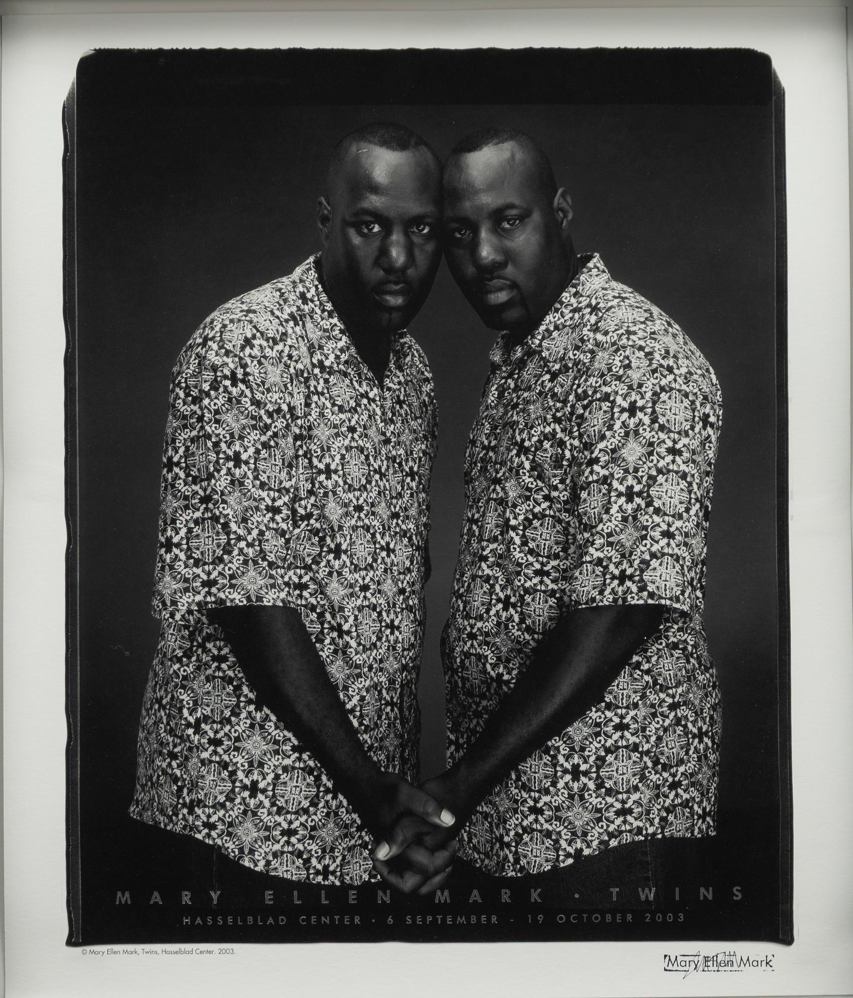 Mary Ellen Mark, "Twins", utställningprint, Hasselblad center, Göteborg, 2003.