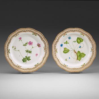 1807. A set of two Royal Copenhagen 'Flora Danica' dishes, Denmark, 20th Century.