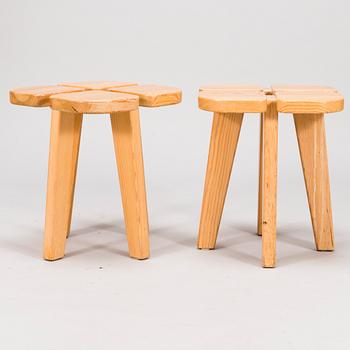 RAUNI PEIPPO, Pallar, 6 st, "Apila" (Fyrklöver) Oy Stockmann Ab, Kervo Snickerifabrik.