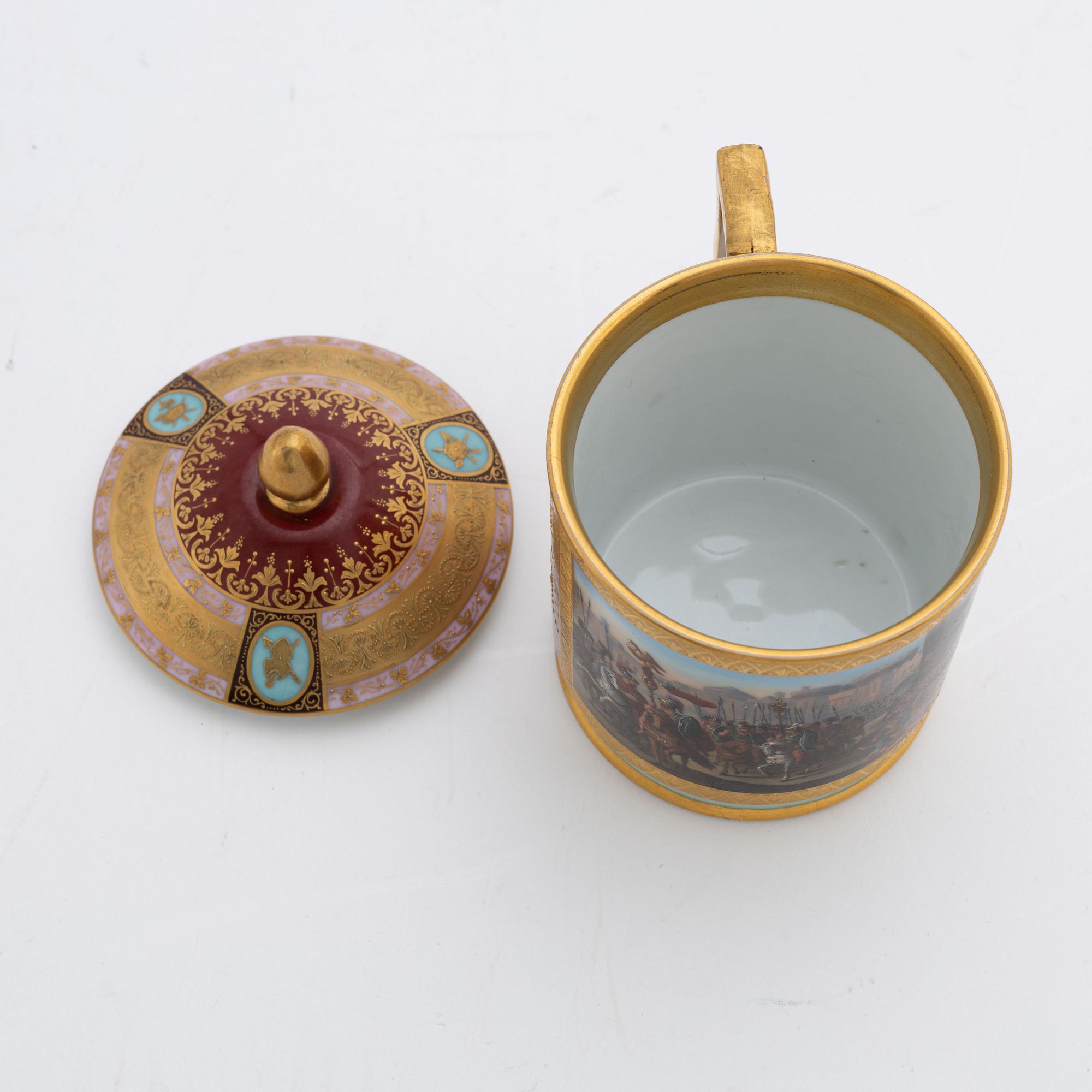An Empire period Vienna porcelain cup with cover, first part of the 19th Century.