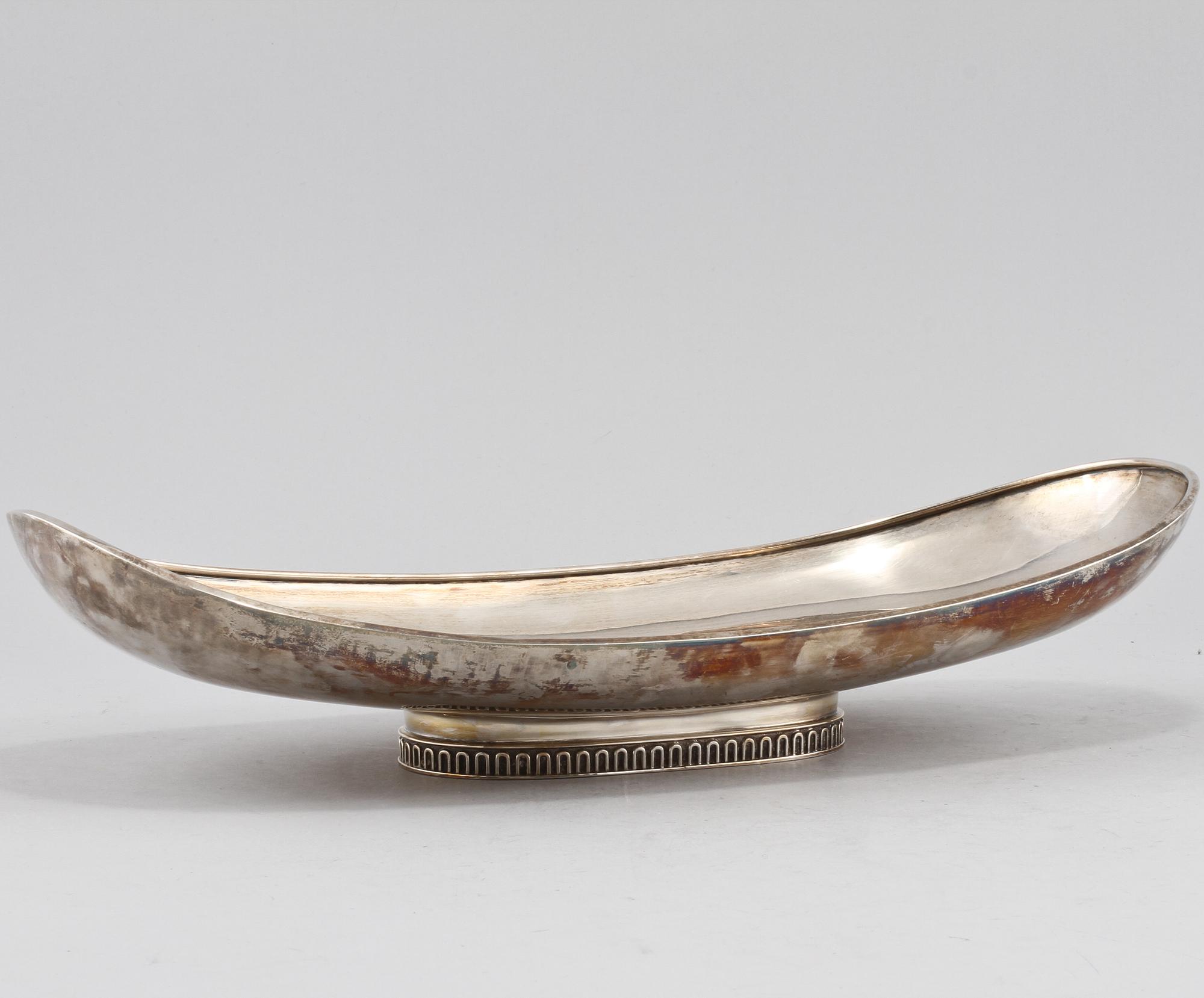 SKÅL, silver, svenska importstämplar, 1900-talets mitt. Vikt 701 g.