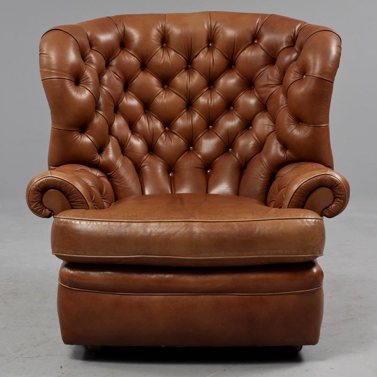 FÅTÖLJ, Chesterfield-modell, Wade Upholstery, Long Faton, England, 1900-talets andra hälft.