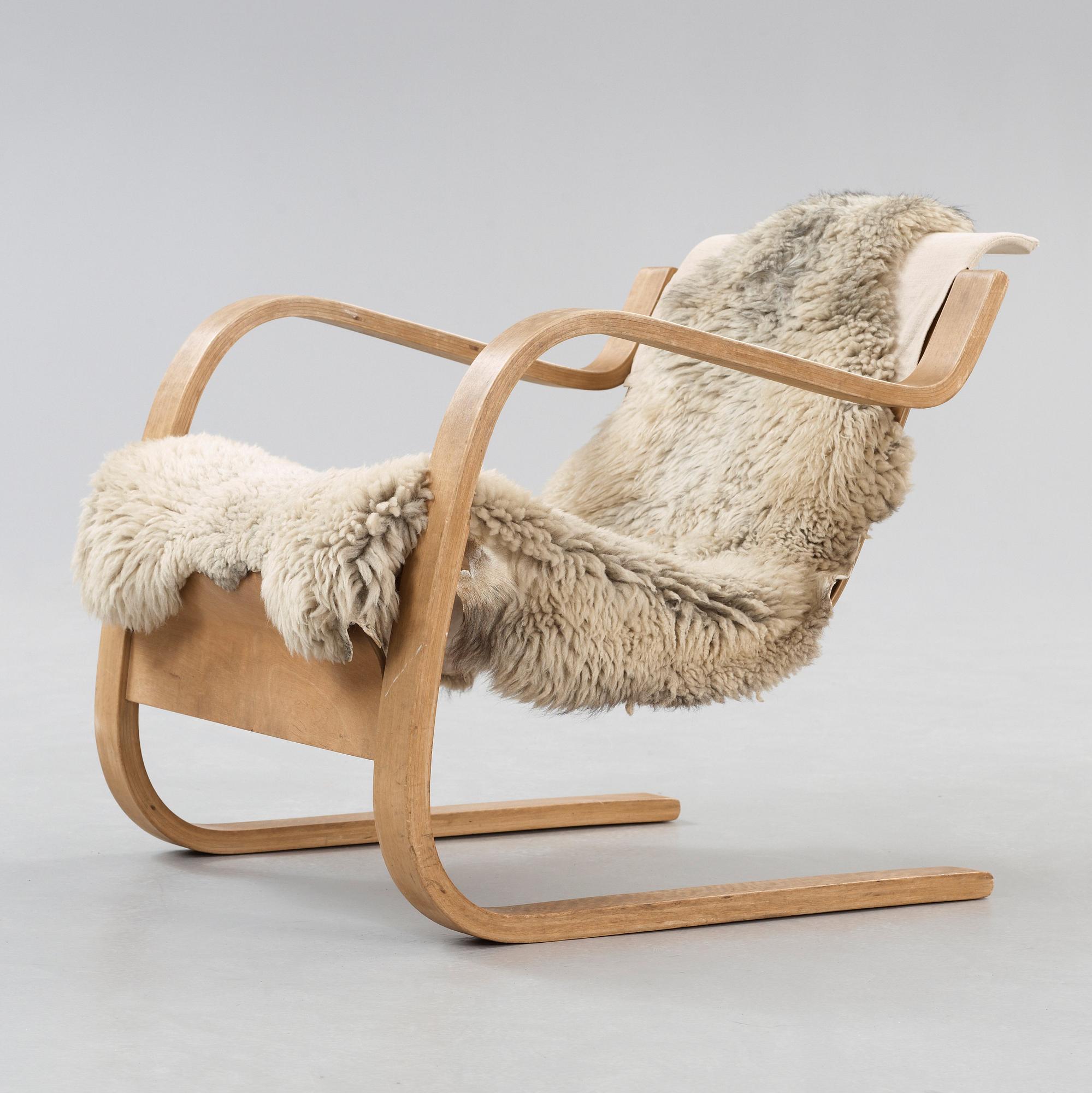 An Alvar Aalto 'No 31' easy chair by O.y Huonekalu-ja Rakennustyötehdas, Finland 1930's.