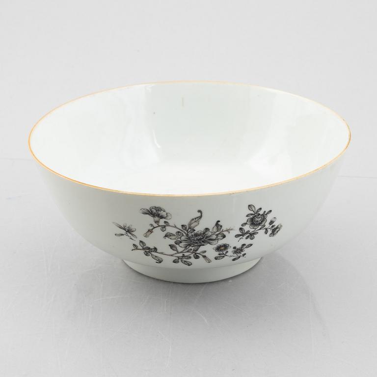 A Chinese grisaille punch bowl, Qing dynasty, Qianlong (1736-95).