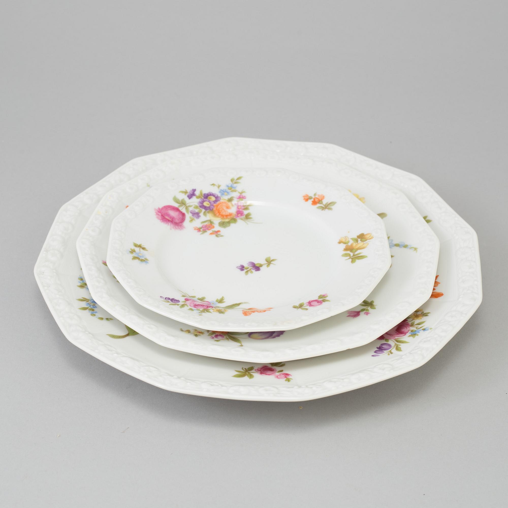 MATSERVIS, 117 delar, porslin. Rosenthal, "Maria" 1900-tal.