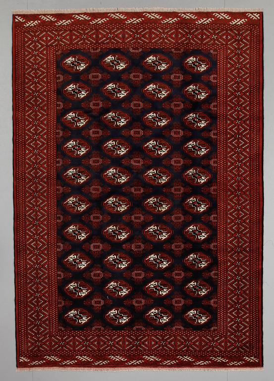 MATTA, Turkmen, ca 287 x 203 cm.