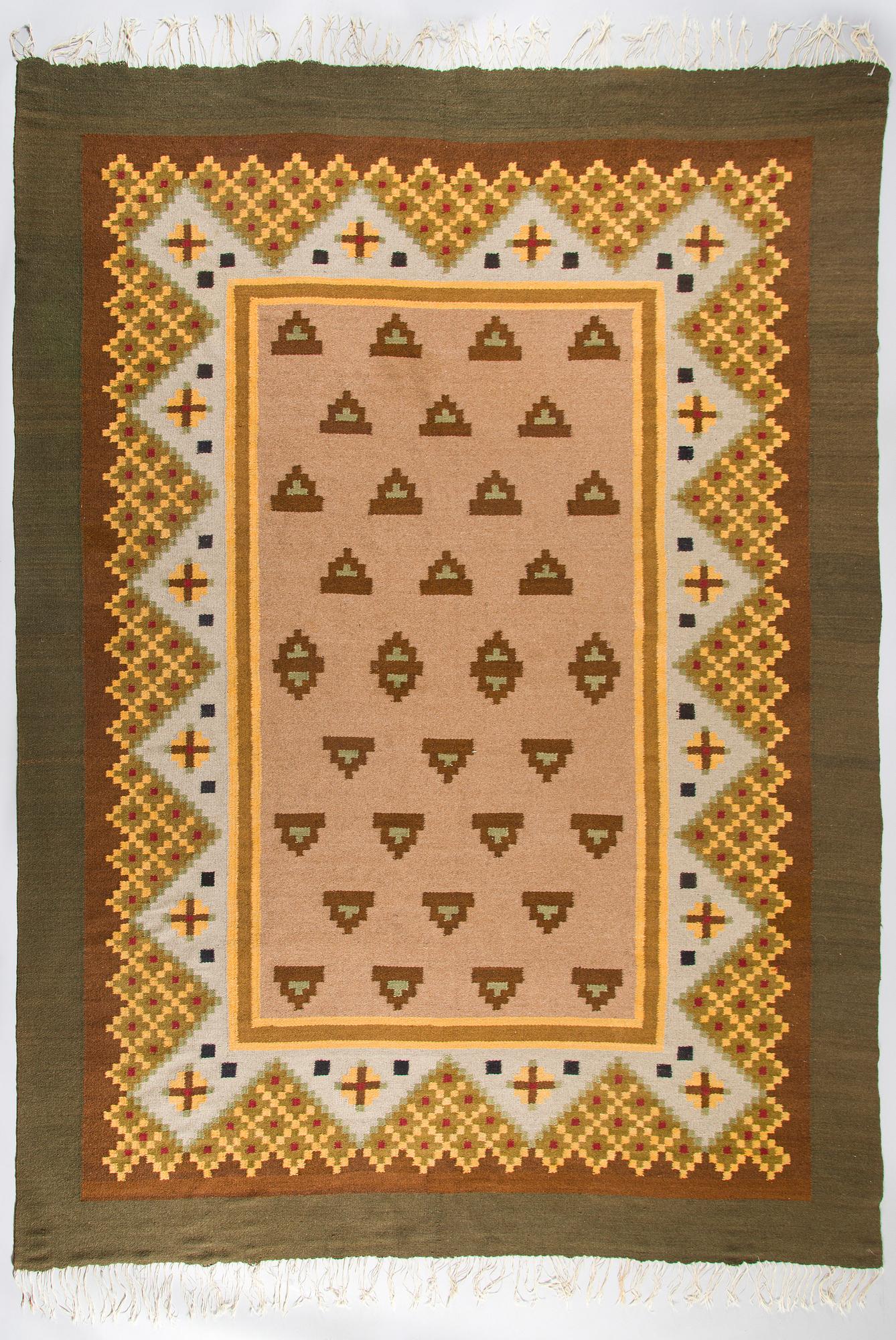 Karvalankamatto, valmistaja Aaltosen Mattokutomo, Kiikka 1930-luku.  Noin 330 x 230 cm.