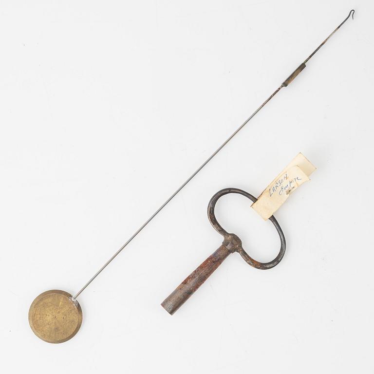 Bordspendyl, signerad  "Tarault à Paris", Empire, 1800-talets början.