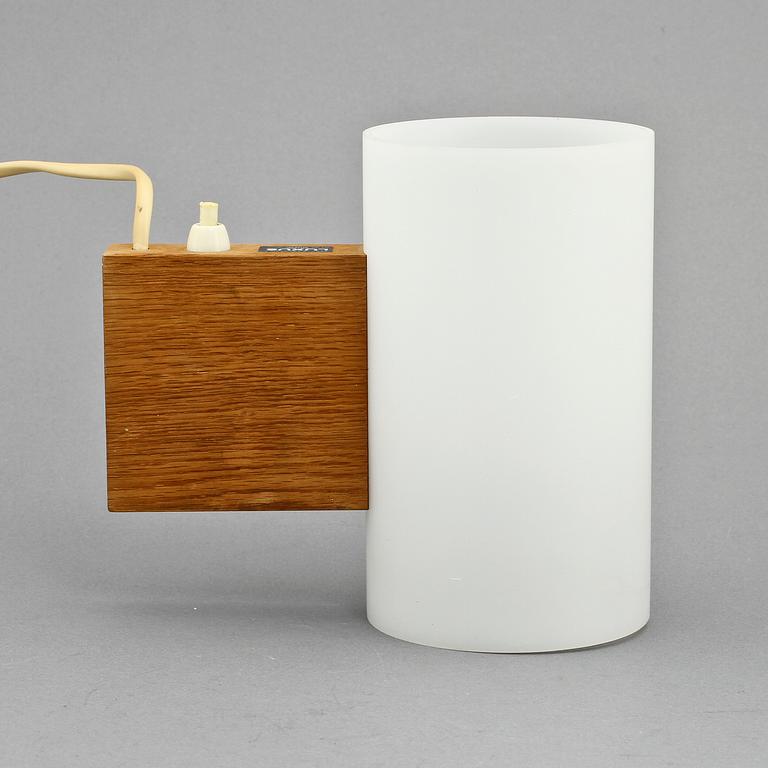 VÄGGLAMPOR, ett par, Uno och Östen Kristiansson, Luxus, 1900-talets andra hälft.