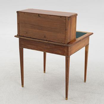 Skrivbord med uppsats, sent 1700-tal. Gustavianskt.