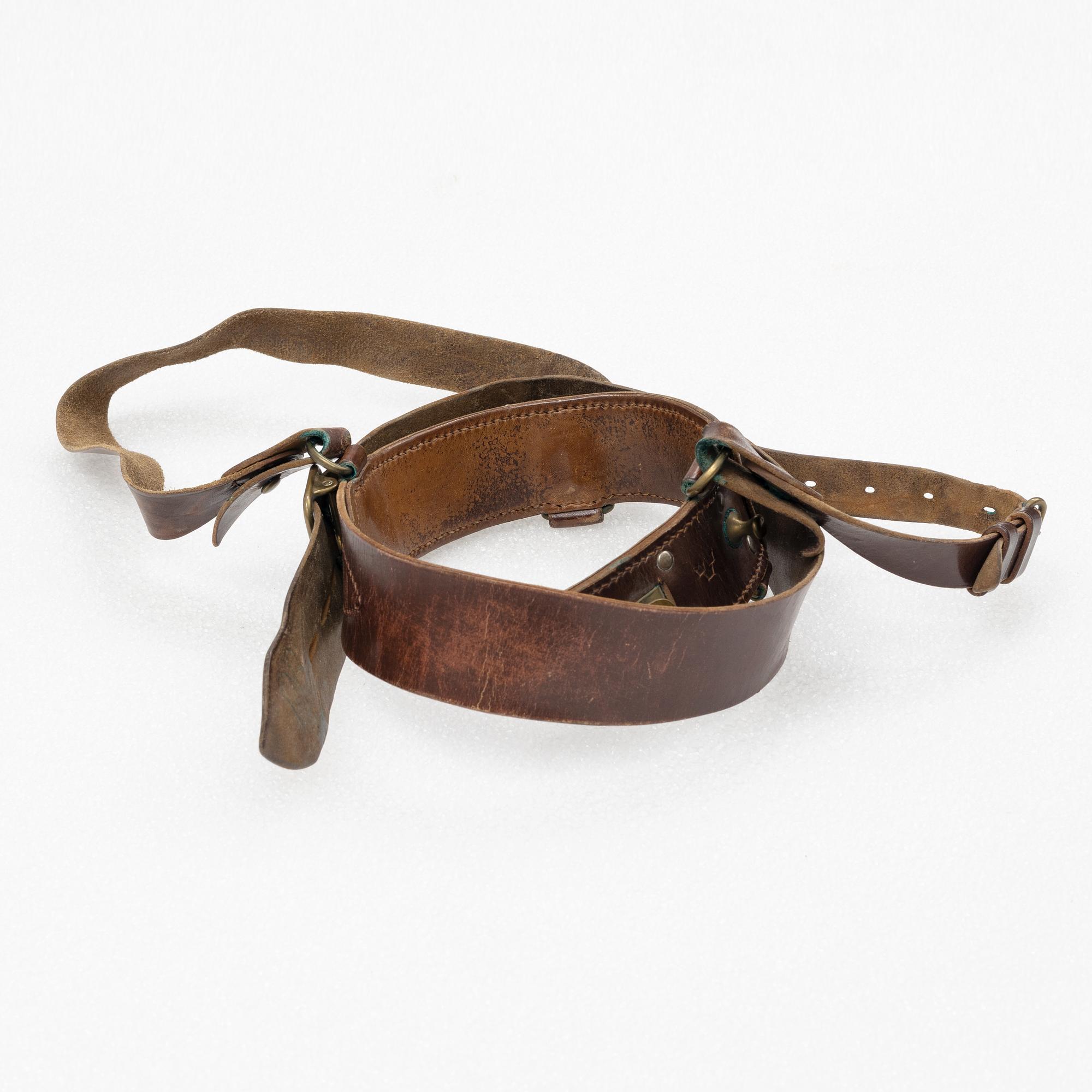 A Swedish cavalry officer's sword, 1893 pattern, with scabbard.