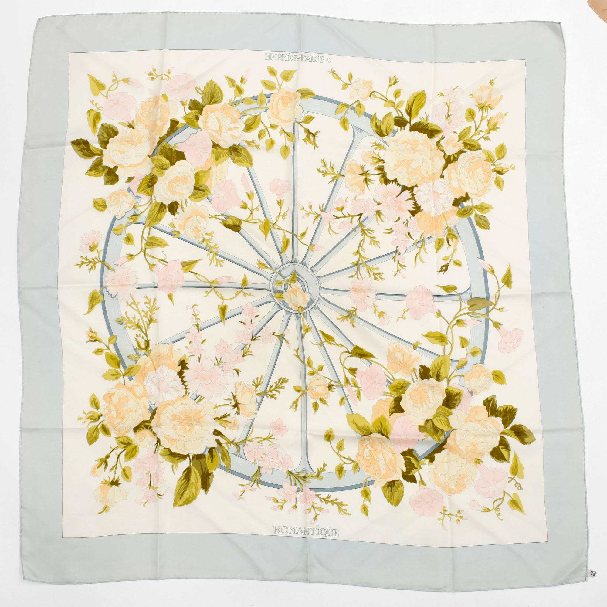 SCARF, Hermès, "Romantique".