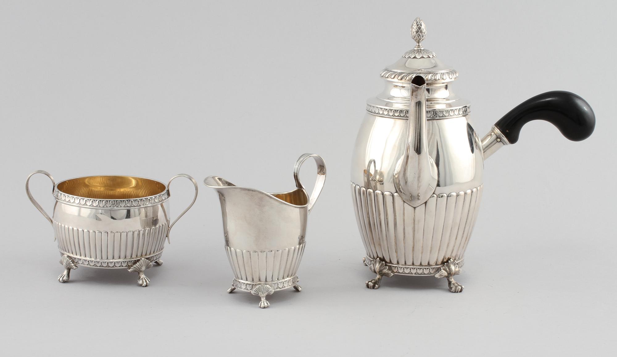 KAFFESERVIS, 3 delar, silver, empirestil, troligen AG Dufva, Stockholm,  1908/1909. Total vikt 935 g.