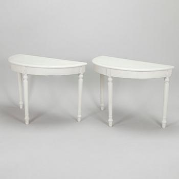 Matbord, sk. månbord, 1800-tal.