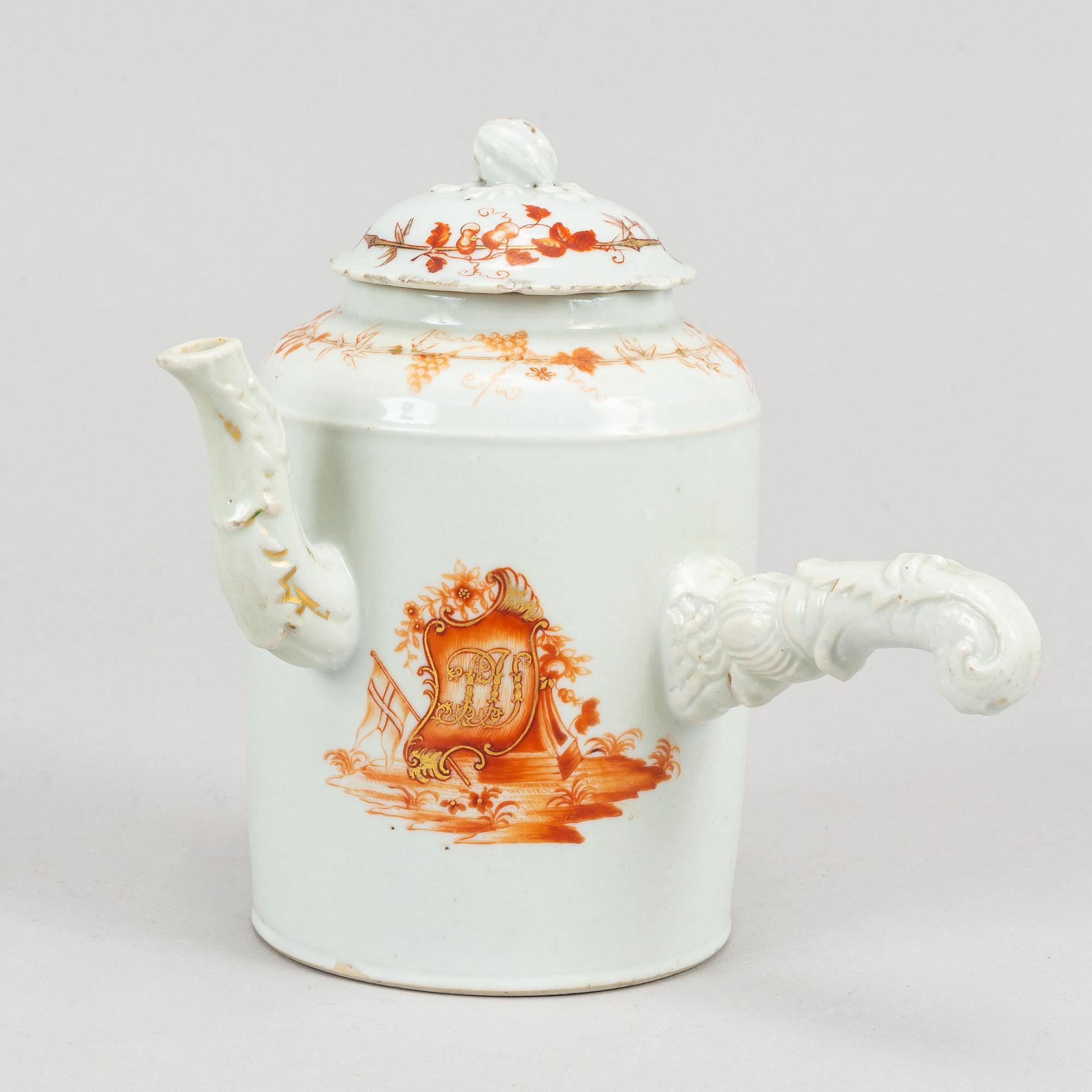 Nine orange and white export porcelain service, Qing dynasty, 18th-19th century.