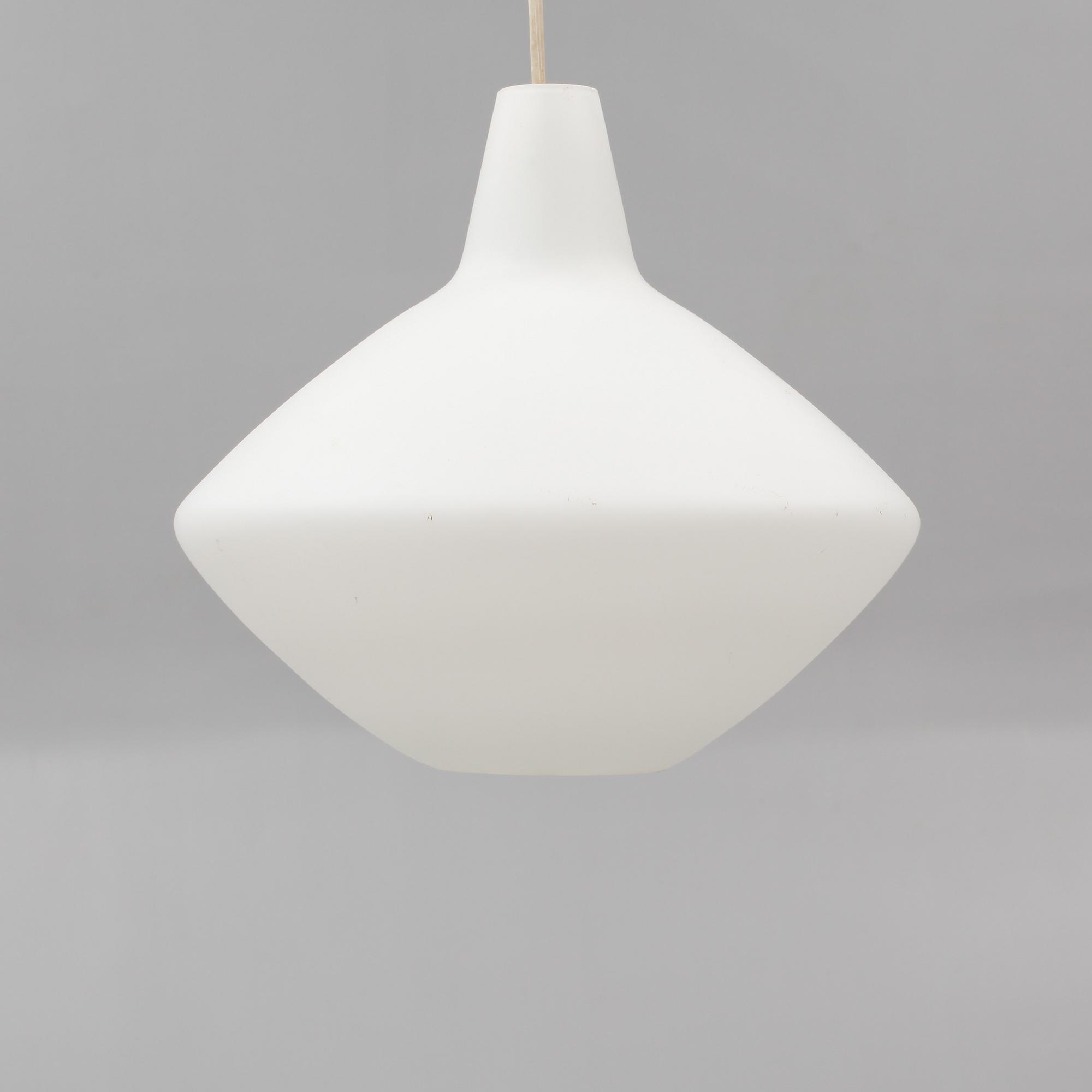 TAKLAMPA, "Onion lamp", Lisa Johansson-Pape, ASEA, 1900-talets andra hälft, höjd ca 33 cm.