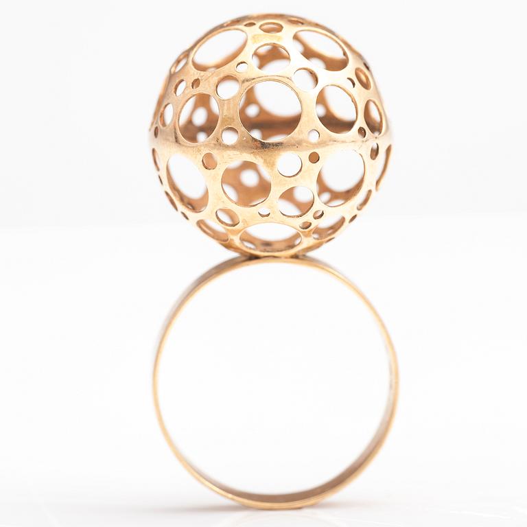 LIISA VITALI, SORMUS "Leppäkerttu", 14K kultaa, Westerback, Helsinki 1970.