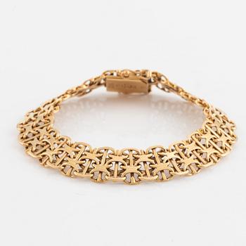 18K gold bracelet.