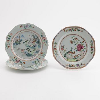 Three famille rose plates (2+1), Qing dynasty, Qianlong (1736-95).