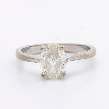 DIAMOND RING 18K whitegold 1 oval brilliant-cut diamond 1,51 ct J VVS2, GIA cerifiacte 2008.