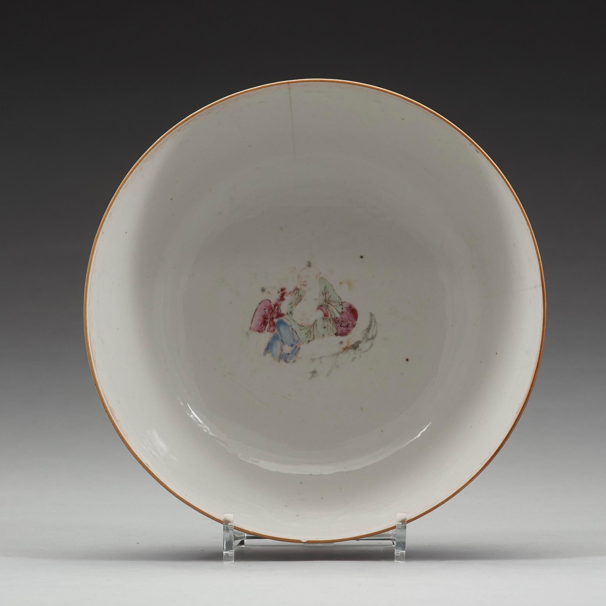 BÅLSKÅL, kompaniporslin. Qingdynastin, Qianlong (1736-95).