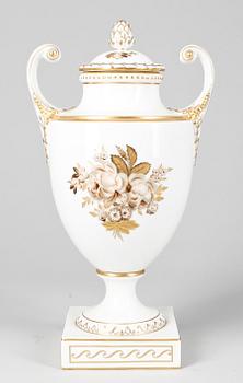 URNA, porslin, möjligen Fürstenberg, 1900-talets början.