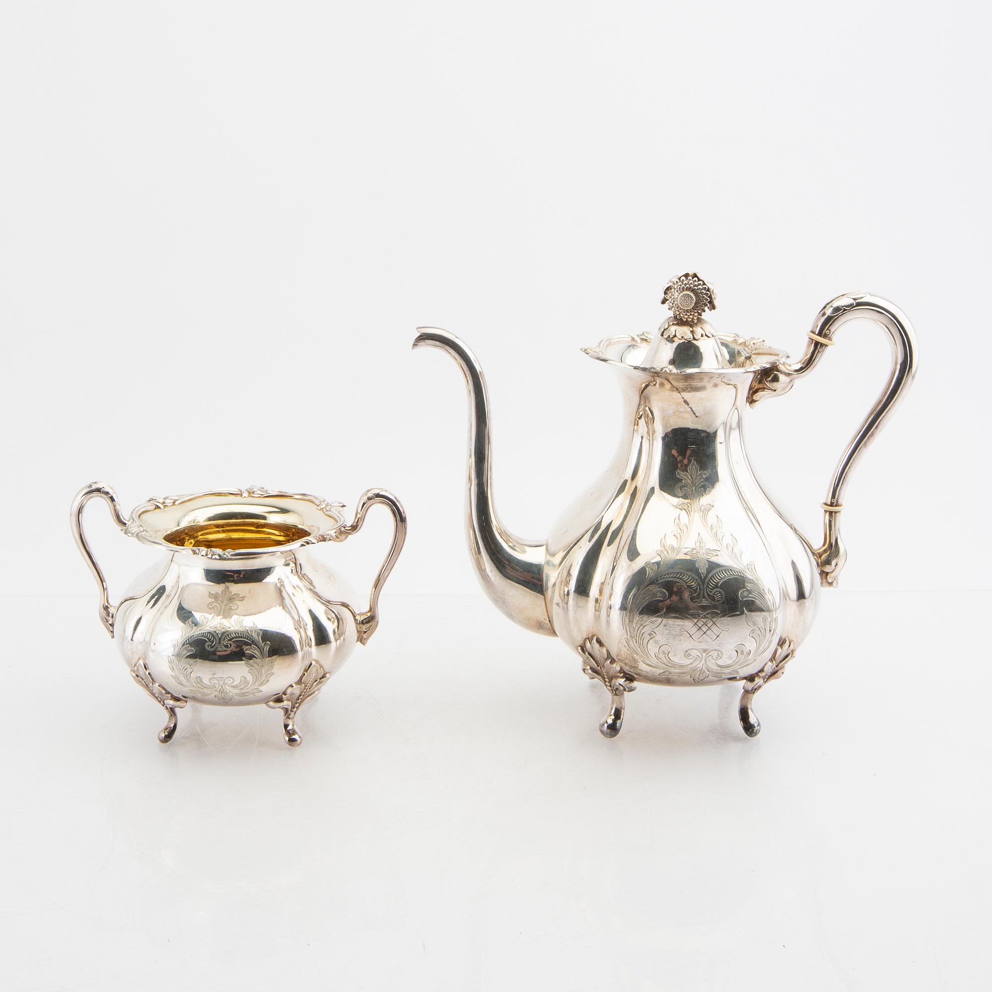 A Swedish 20th century 2 pcs silver coffee service mark of BAG Stockholm 1933, weight 1148 grams.