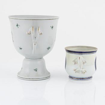 Two cups with handles, China, Qing dynasty, around the year 1800.