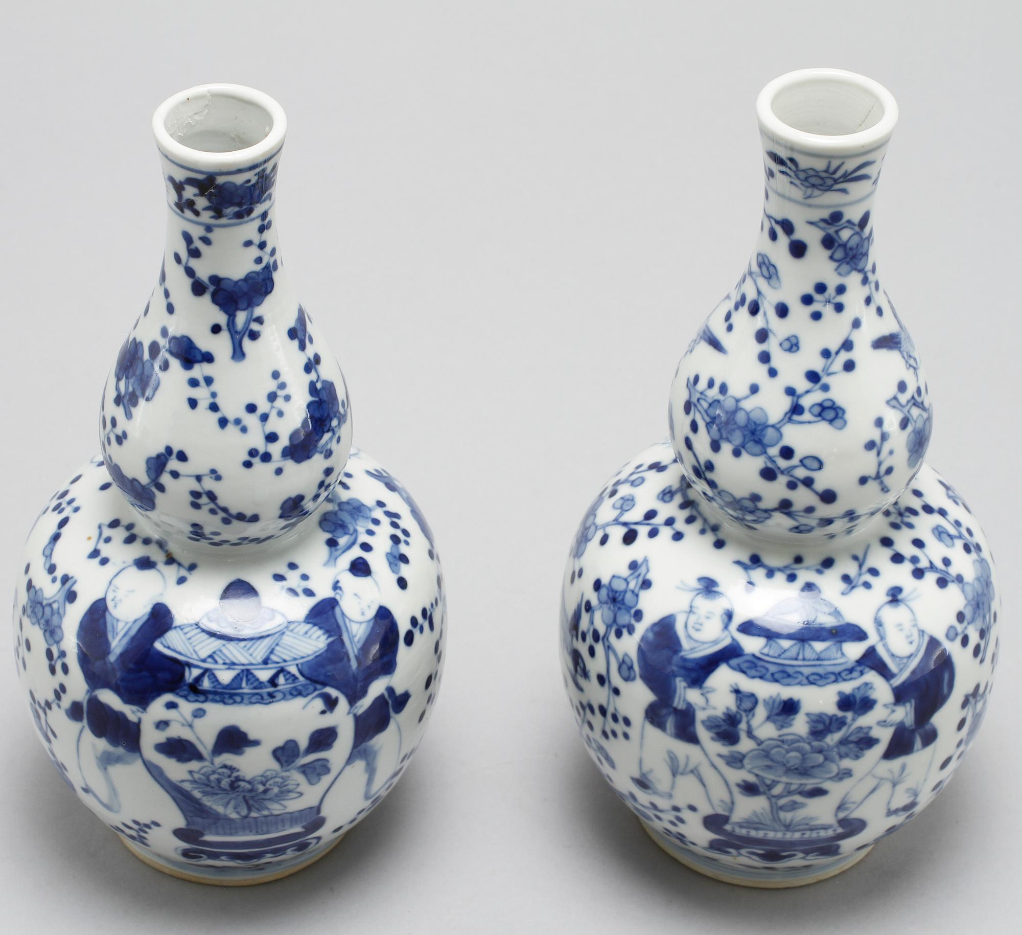 VASER, ett par, porslin, Kina, 1800-tal.