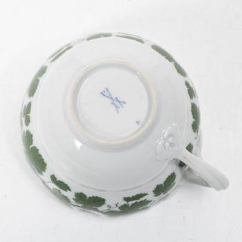A 117 part service, Meissen, first half of the 20th century.