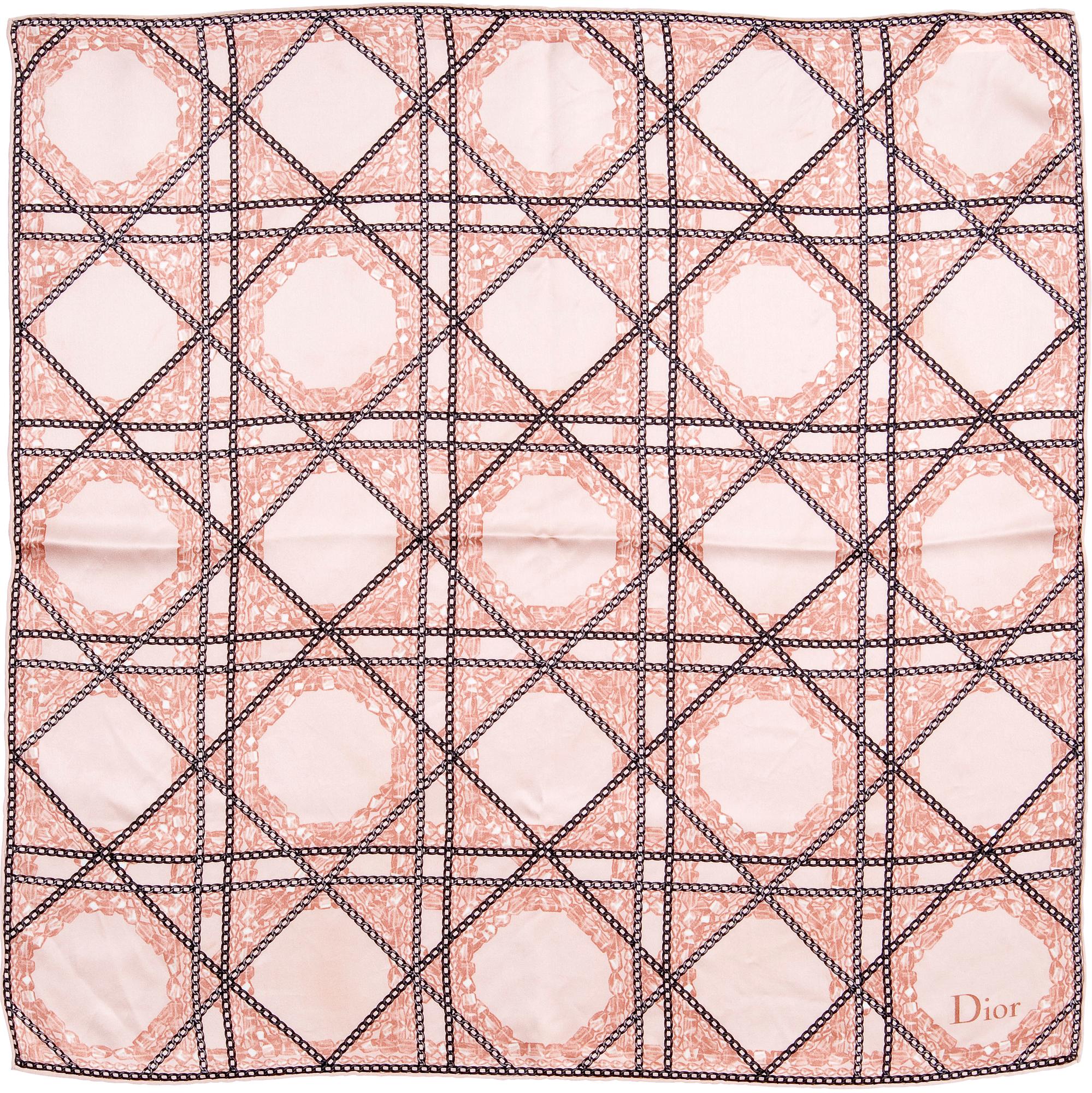 HUIVI, Christian Dior.