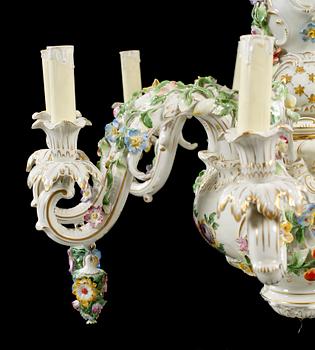 Porcelain chandelier from Dresden, around the middle of the 20th century.