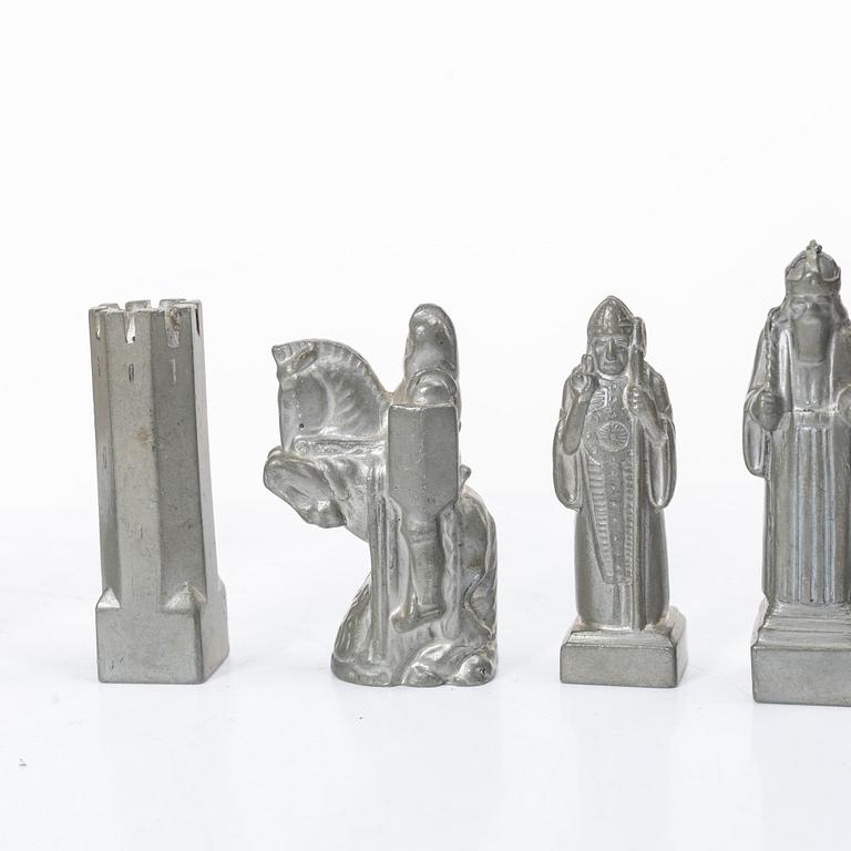 Tore Strindberg, Chess pieces, 32 pcs, Herman Bergmans Gjuteri, Stockholm.