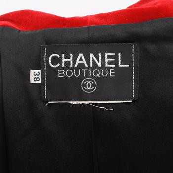 CHANEL, a red and black velvet jacket. Size 38.