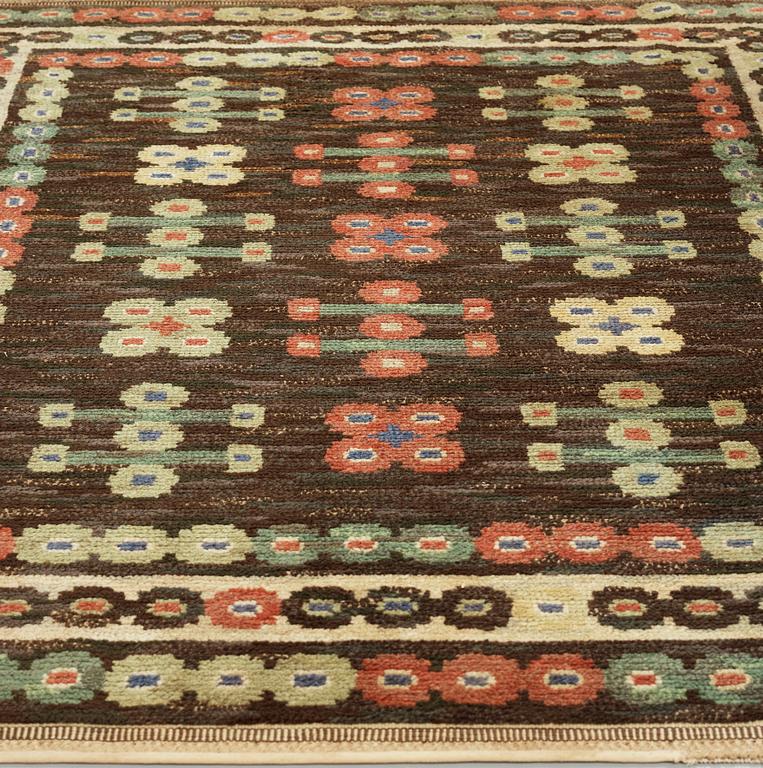 Märta Måås-Fjetterström, MATTA, "Svarta fällen med grönt", flossa, ca 173 x 134 cm, signerad MMF.