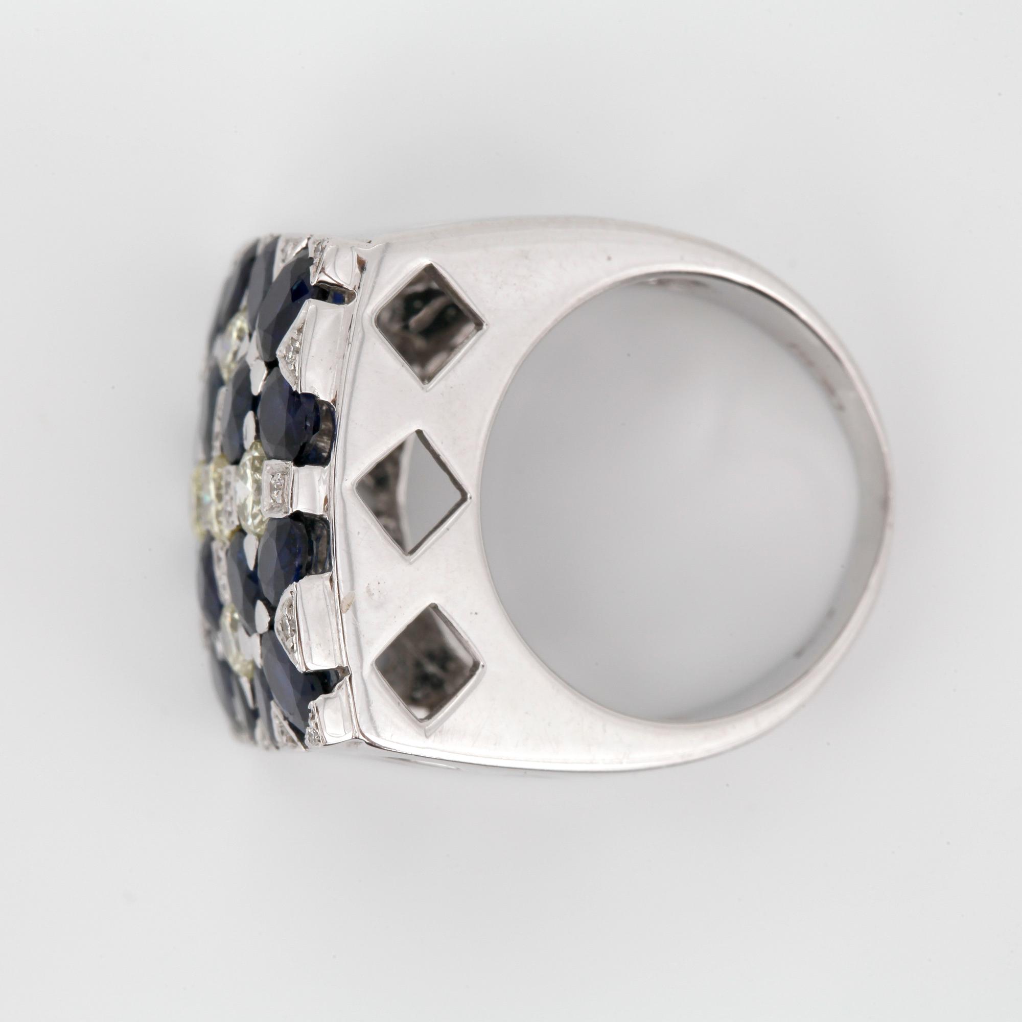 RING, 18k vitguld med briljantslipade diamanter, ca 1.20 ct samt fasettslipade blå safirer ca 5.60 ct. Vikt 18 g.