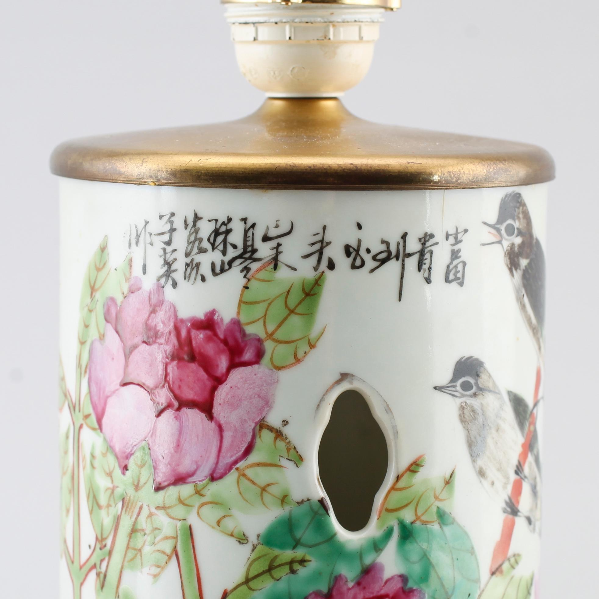 BORDSLAMPA, porslin, Kina, 1900-tal.