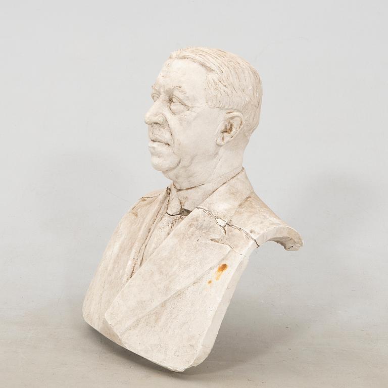 Nils Möllerberg, Skulptur förlaga till Porträttbyst.