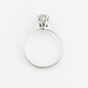 Ring, 18K vitguld med briljantslipad diamant ca 0,45 ct.