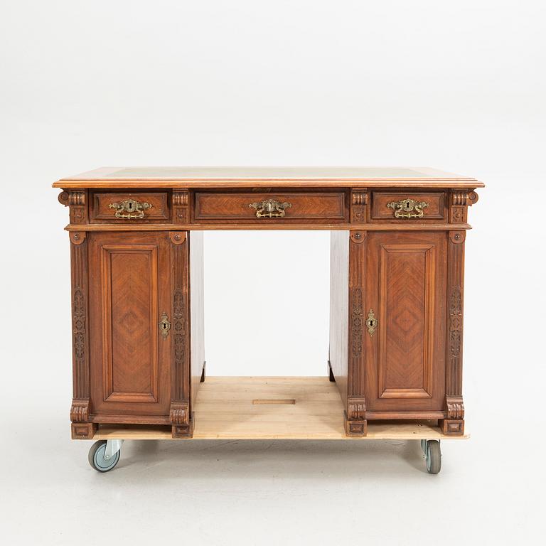 Desk, England, second half of the 20th century.