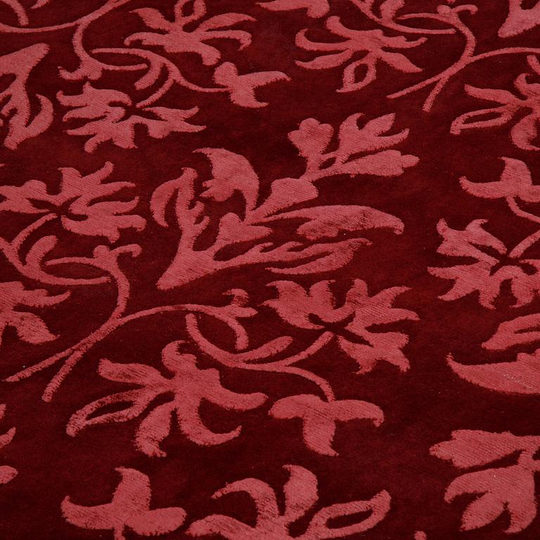 A carpet, India, wool  and  bambo  silk, ca 300 x 200 cm.