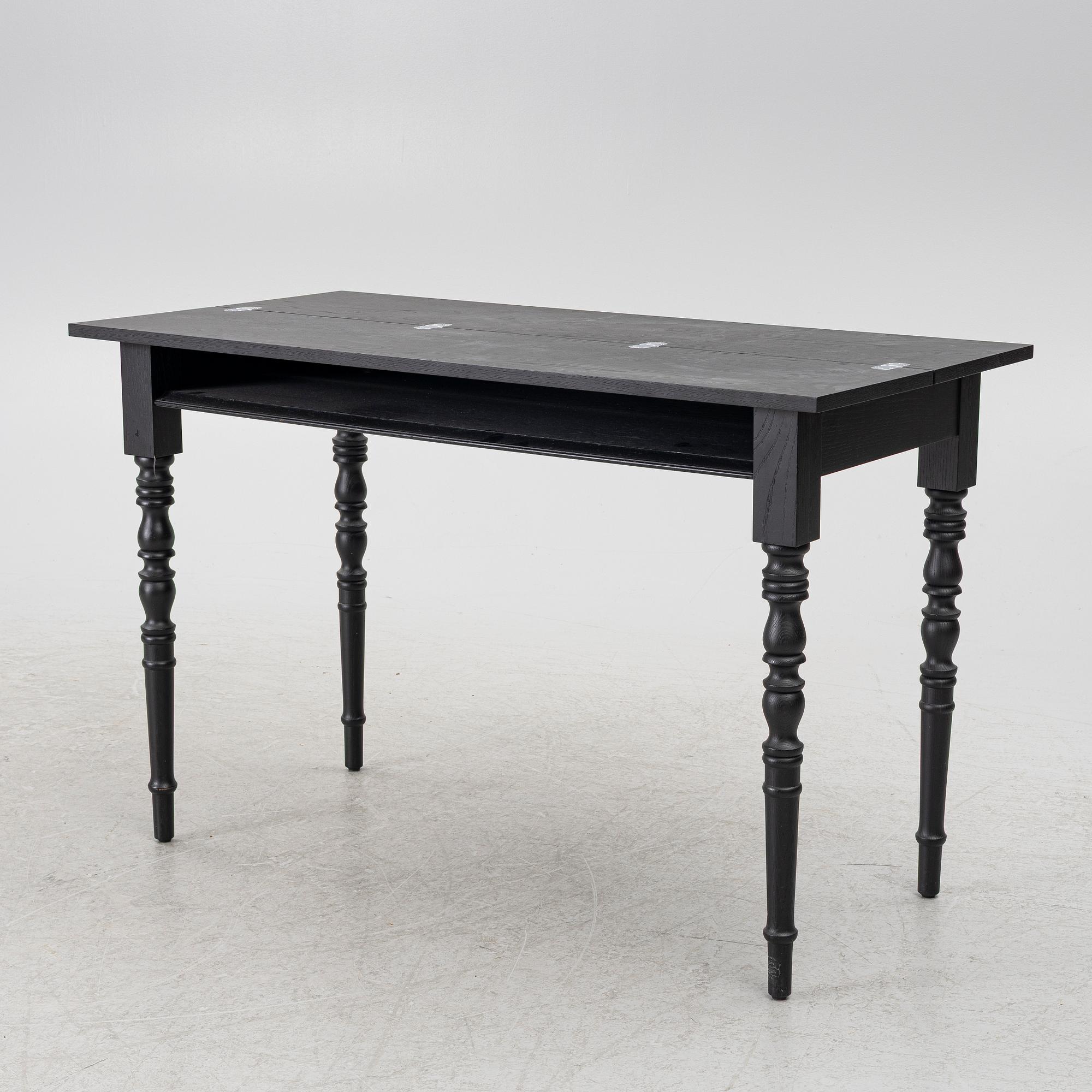 Marcel Wanders, a "Two top secretary desk", Moooi, Holland.