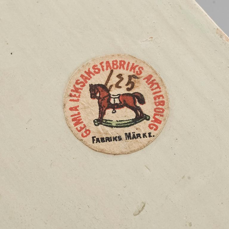 DOCKSKÅP med PARTI INREDNING, omkring 1900.