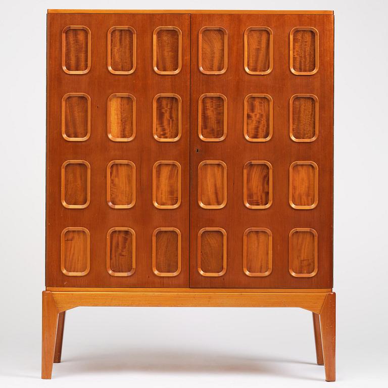 Carl Cederholm, a Swedish Modern cabinet, Stil & Form, Stockholm, 1940s-50s.
