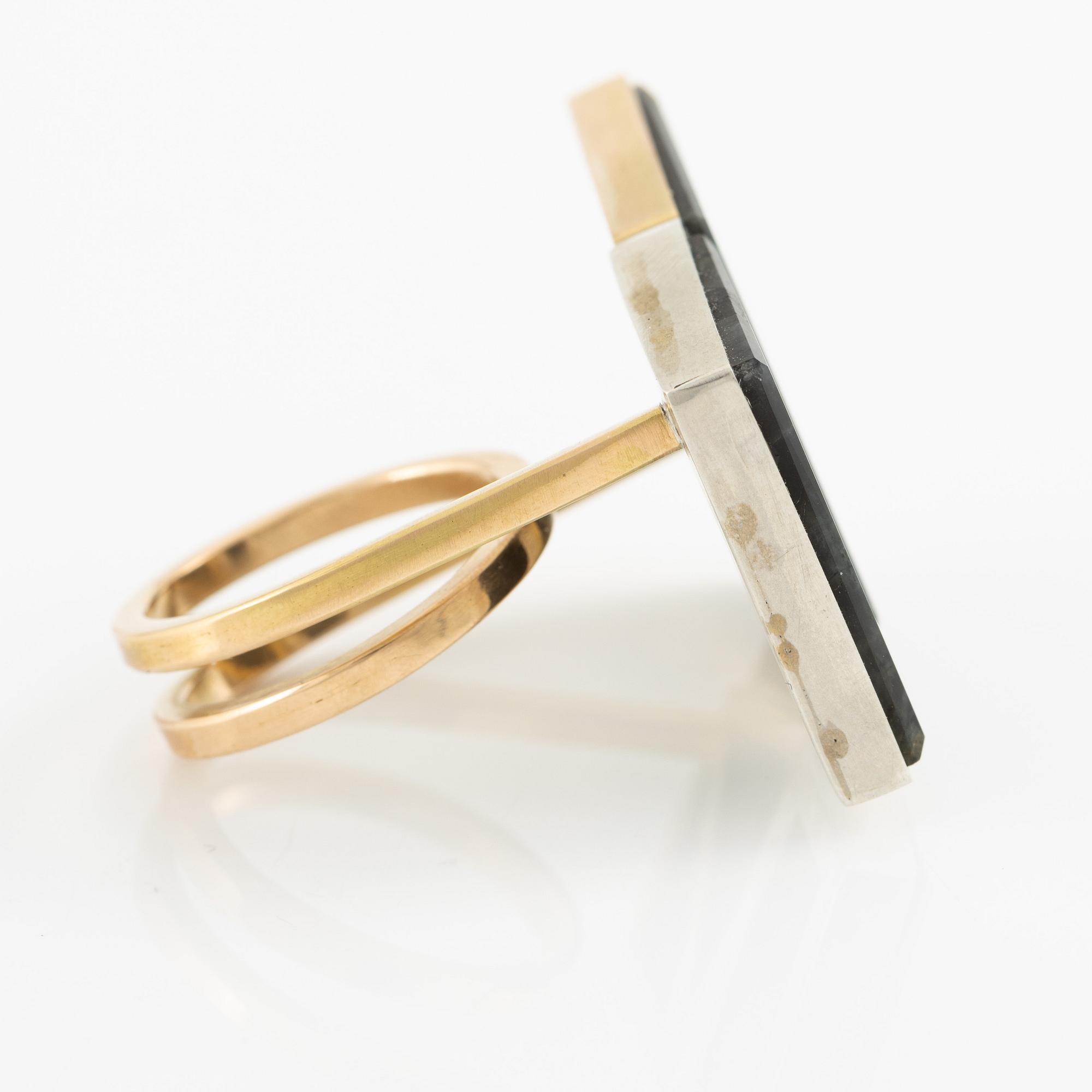 Jan-Christer Lundqvist, ring, 18K gold and spectrolite, Skövde.
