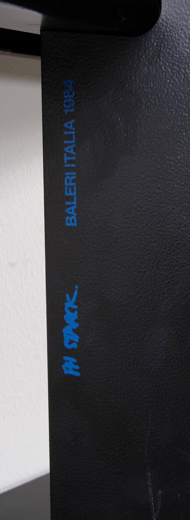 BOKHYLLA, svartlackerad metall. Philippe Starck.